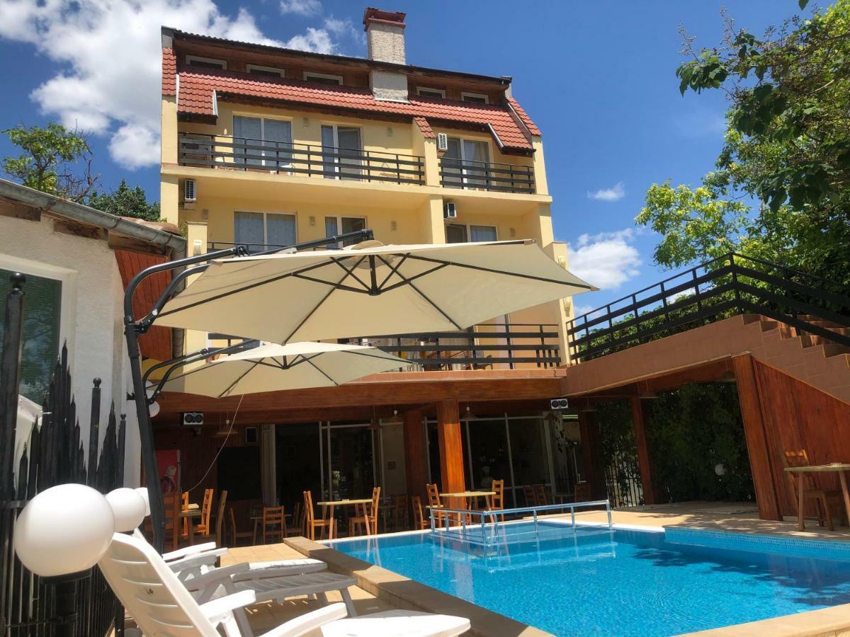 Family Hotel Central Кранево Экстерьер фото